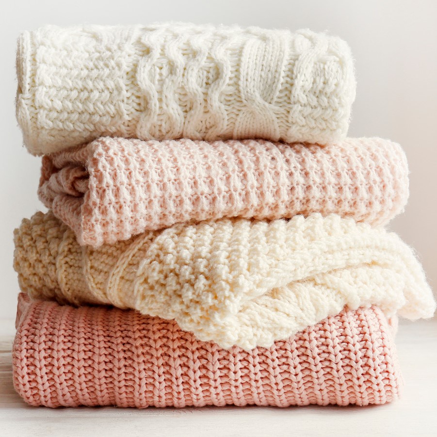 sweater vs cardigan