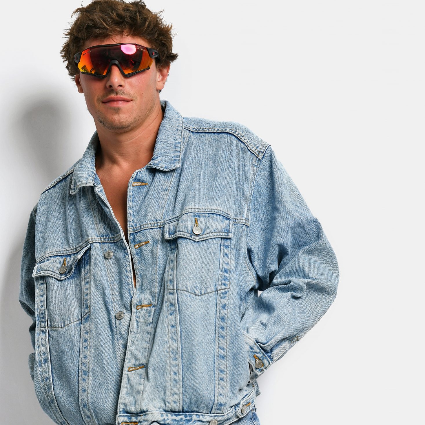 80s jean jacket outfit